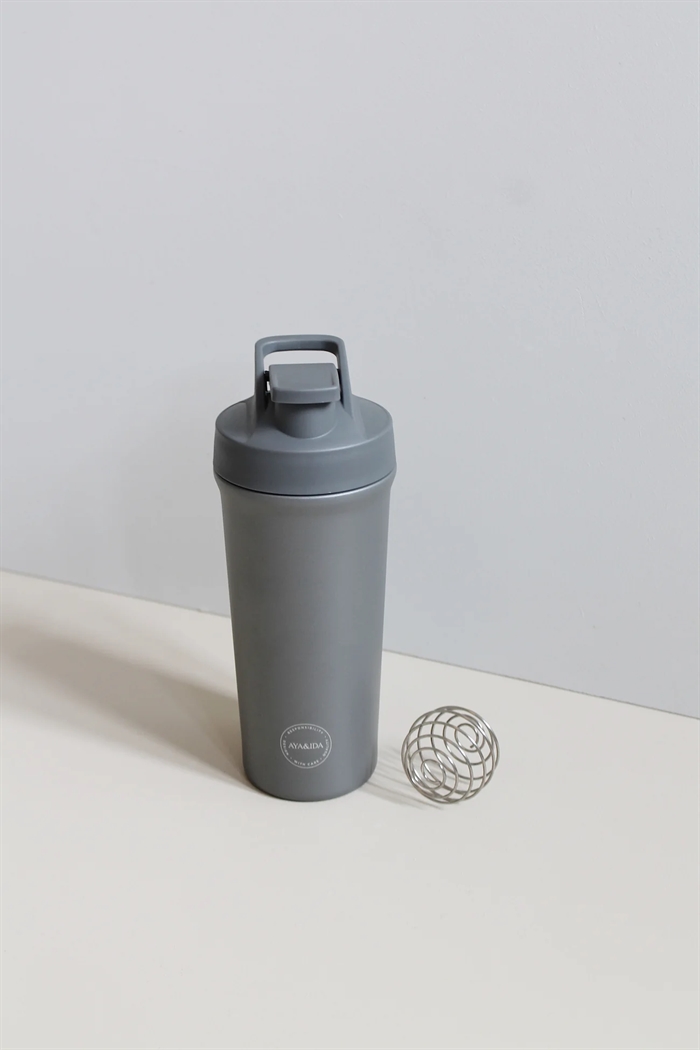 Aya & Ida Shaker Bottle 750 ml Dark Grey - Shop Online Her