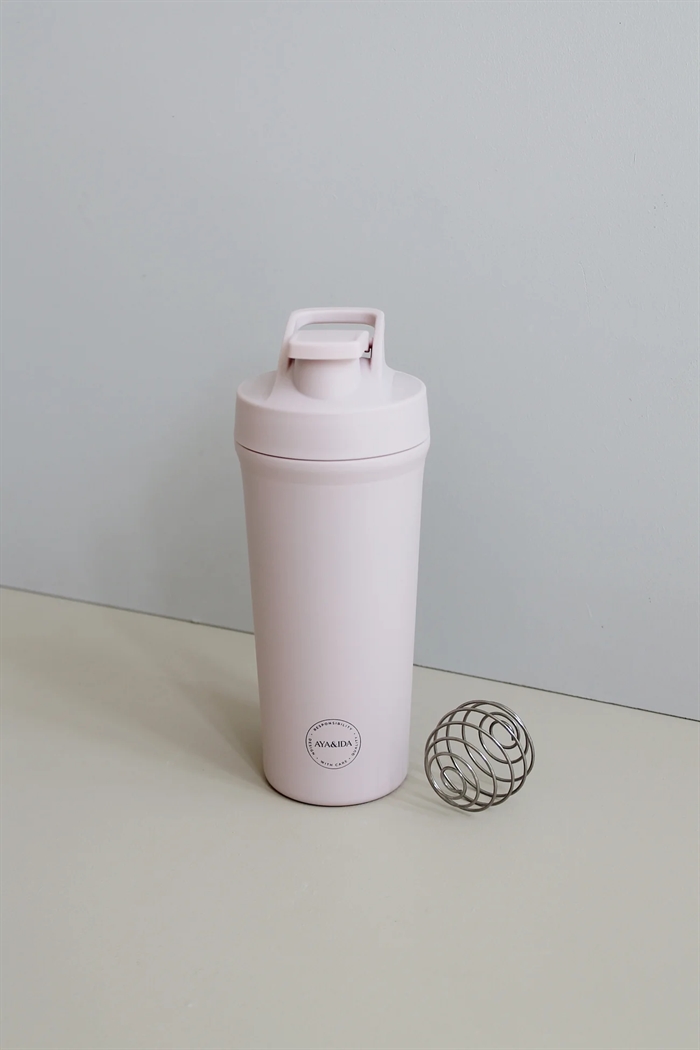 Aya & Ida Shaker Bottle 750 ml Soft Rose - Shop Online Her