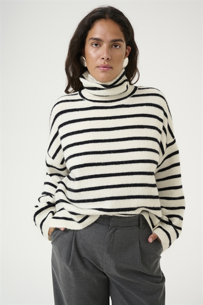 Gestuz Alphagz Rollneck Strik Ivory Black Striped - Shop Online Hos Blossom