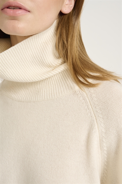 Gestuz Manigz Wool Rollneck Strik Egret - Shop Online Hos Blossom