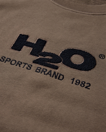 H2O Logo Sweat O\'Neck Dusty Oak/Navy - Shop Online Her