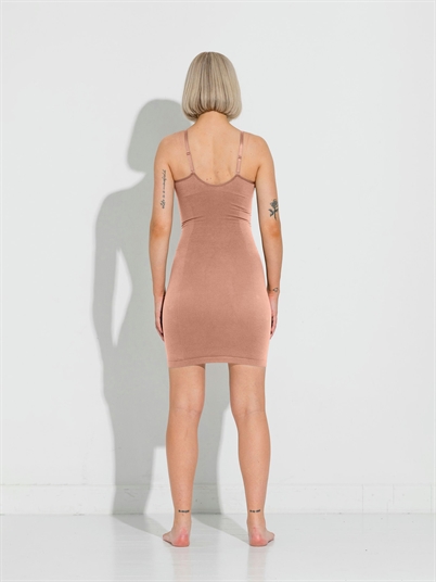 Lykkeland Atelier Second Skin Slip Kjole Tan Shop Online Hos Blossom