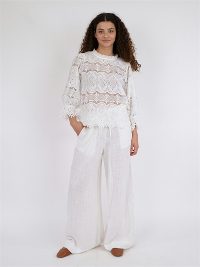 Neo Noir Adela Big Embroidery Bluse White Shop Online Hos Blossom