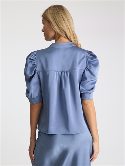 Neo Noir Roella Heavy Sateen Bluse Smoke Blue Shop Online Hos Blossom