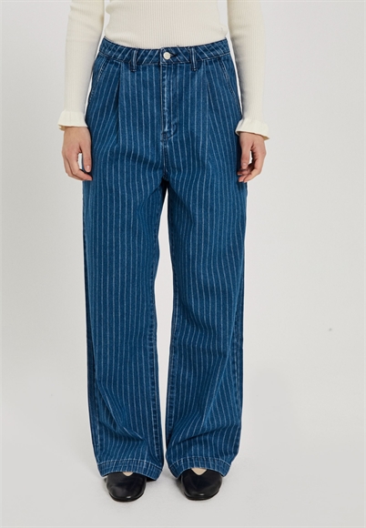 Norr Kenzie Pleat Bukser Clear Blue w. Stripes - Shop Online Her