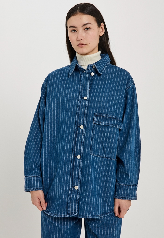 Norr Kenzie Oversized Denim Shirt Clear Blue w. Stripes - Shop Online Her