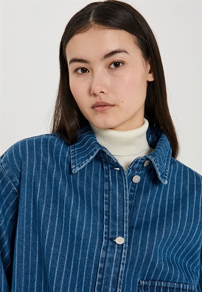 Norr Kenzie Oversized Denim Shirt Clear Blue w. Stripes - Shop Online Her