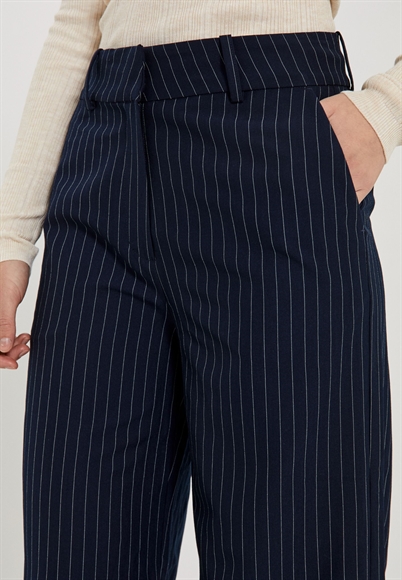 Norr Neo Bukser Navy Pinstripe - Shop Online Her