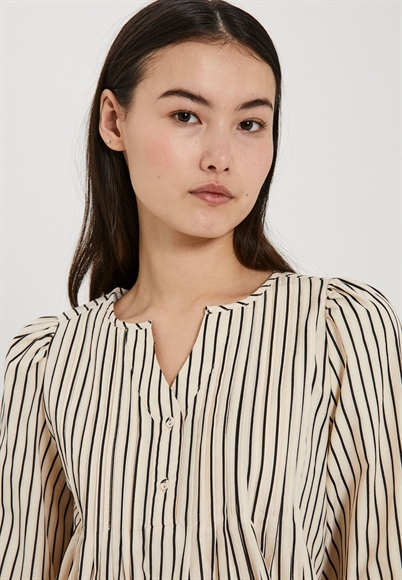 Norr Opal Stripe Bluse Black Stripe - Shop Online Her