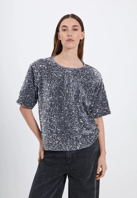 Norr Milan T-shirt Silver - Shop Online Hos Blossom