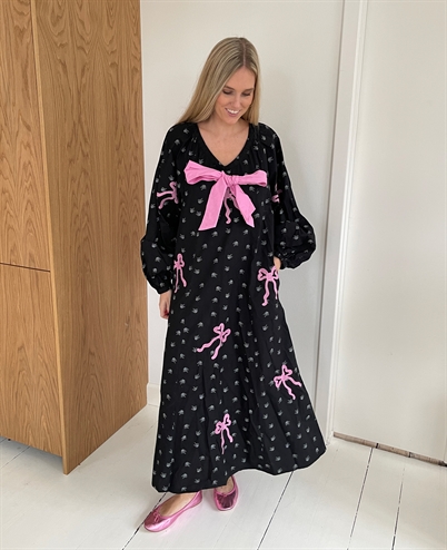 Sissel Edelbo Regina Dress Black Cyclamen Pink - Shop Online Her